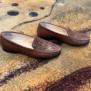 Cole Haan pinch hand sewn loafer 8M